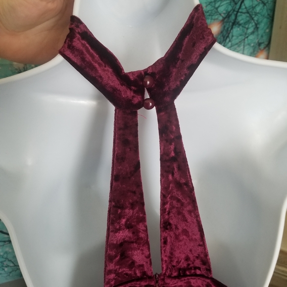 Off Shoulder Velvety Dress - Picture 4 of 6